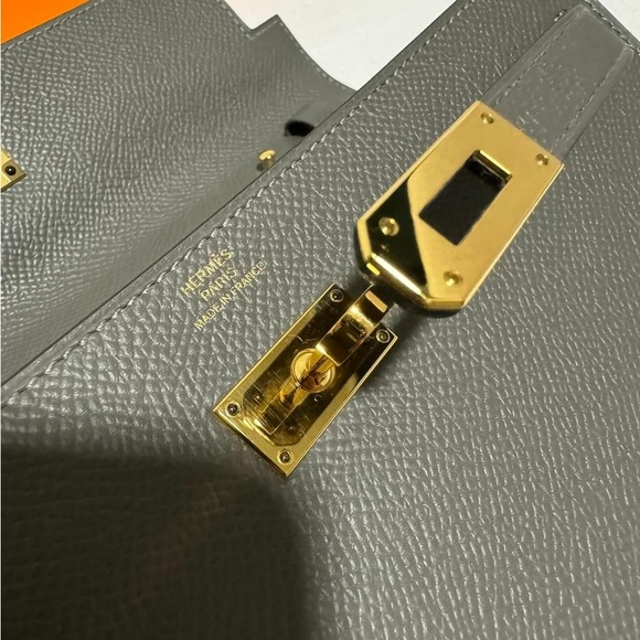 SOLD! Hermes Kelly To Go, Unused. Full set. Gris Meyer Gold Hardware. - Picture 11 of 12